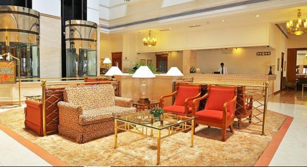 Отель Abad Atrium Коччи Экстерьер фото