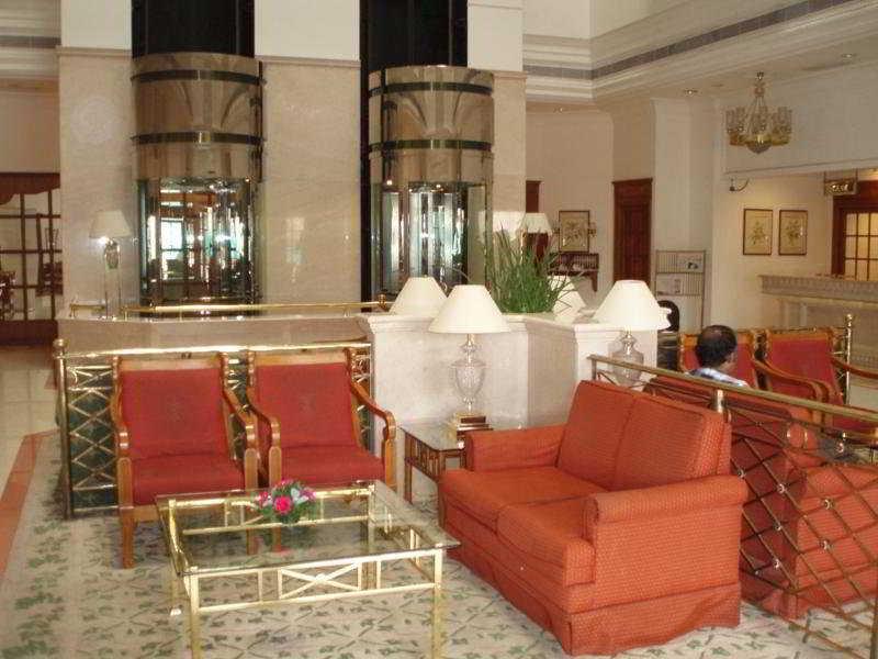 Отель Abad Atrium Коччи Экстерьер фото