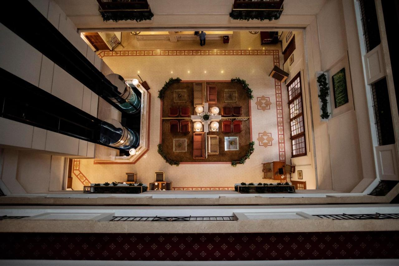 Отель Abad Atrium Коччи Экстерьер фото