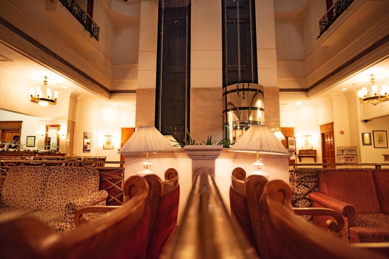 Отель Abad Atrium Коччи Экстерьер фото